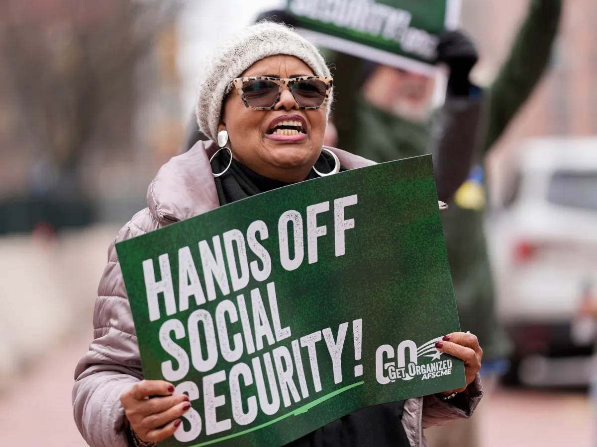 چگونه دونالد ترامپ در سال 2025 فشار جدیدی را برای جمع آوری داده های دولت ایالات متحده آغاز کرد