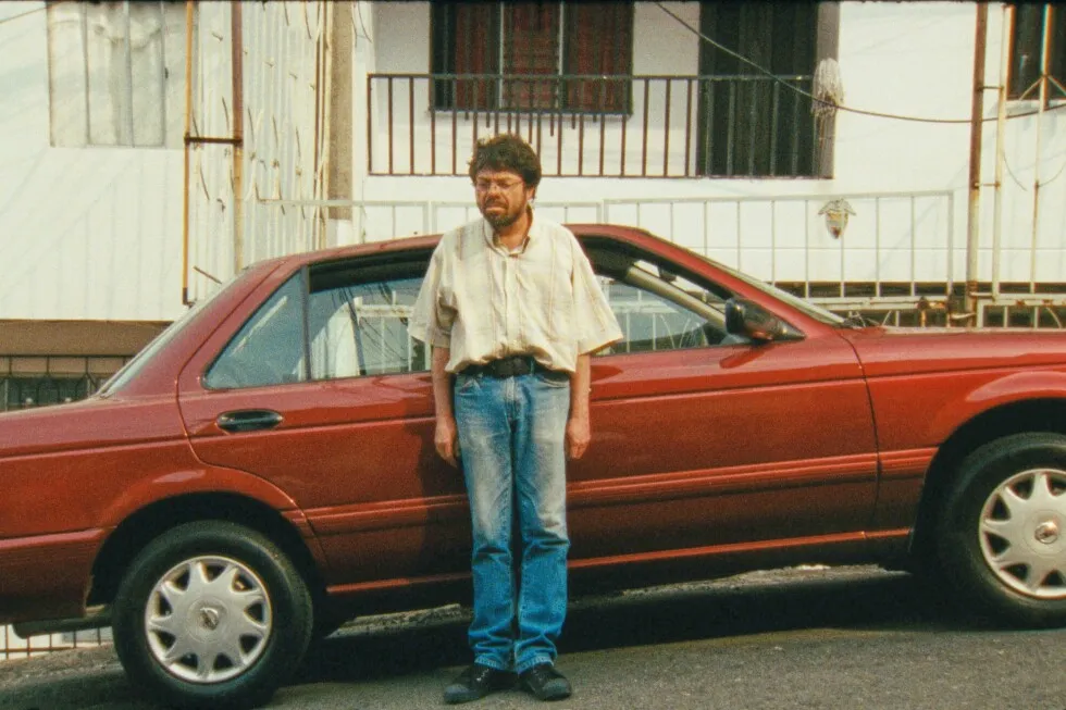 نقد و بررسی فیلم: در «شاعر»، یک داستان مسخره کلمبیایی از شکست ادبی و اعتقاد سرسختانه