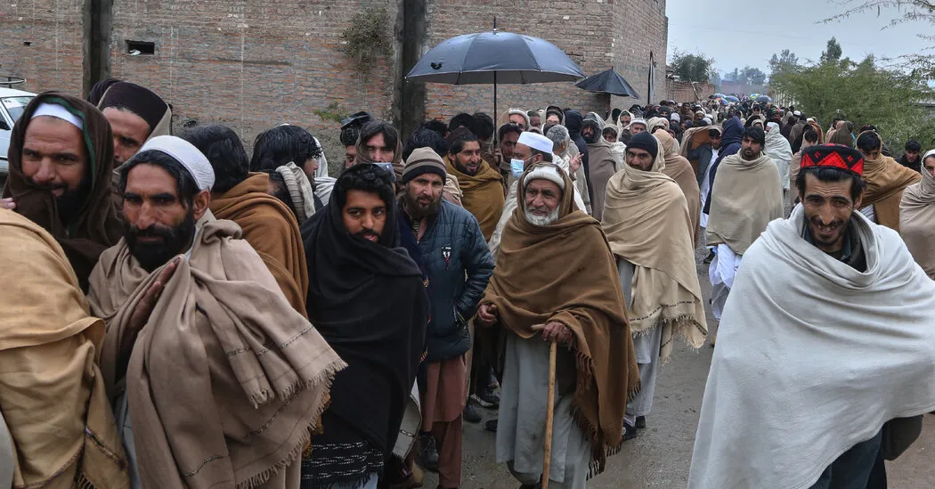 Thousands Displaced by Military Operation in Pakistan