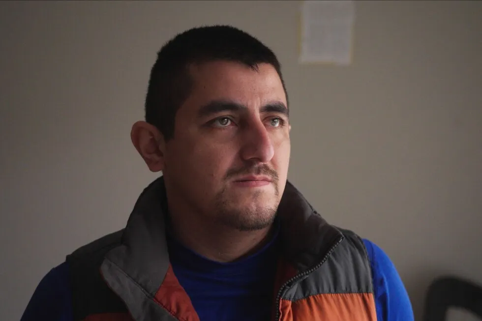 نکاتی از گزارش AP در مورد مهاجری که می گوید افسران ICE او را در حین دستگیری مینه سوتا مورد ضرب و شتم قرار دادند